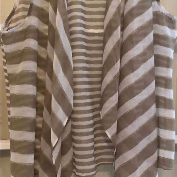 Vest - Picture 3 of 5